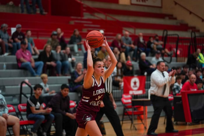 mathis-london-girls-basketball-playoffs00086